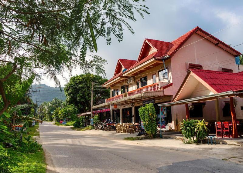 Baan Kai Hostel Baan Khai Exterior foto